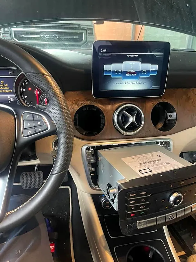 Pantalla de un Mercedes-Benz durante la programación en Soler Auto Repair